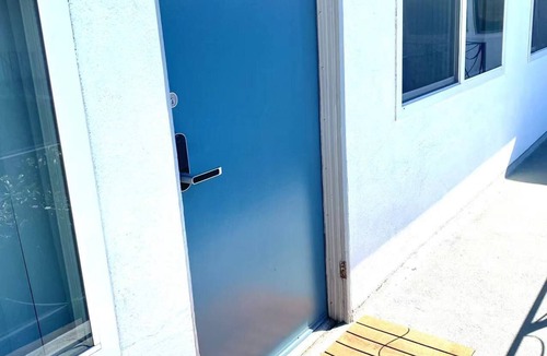 East Whittier Apartment | Lovely 1 bedroom + sofa bed private unit - parking