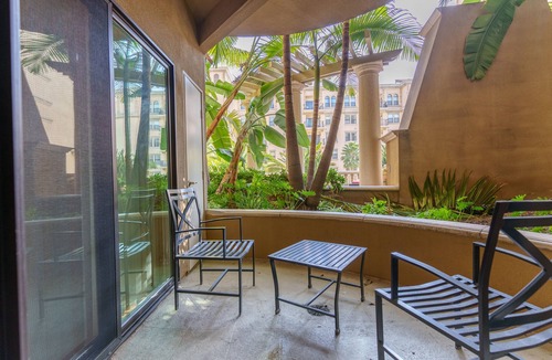 Wilshire Apartment | Lovely-1bed Condo in DTLA + Parking & Wifi