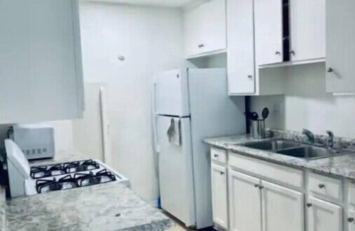Riverside Apartment | Lovely 2-bdrm furnished Townhome with parking