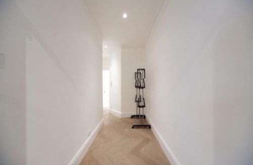 Queen's Gate Apartment | Lovely 2 Bedroom Flat in the Heart of Kensington