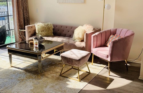La Brea House | Lovely 2-bedroom rental by the Grove