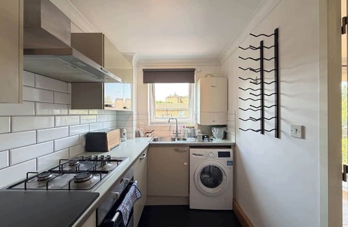 Canonbury Apartment | Lovely 2BDR Flat with Balcony in Vibrant Islington