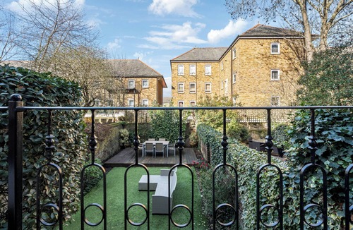 Norland Apartment | Lovely 3 bed Garden Maisonette in Holland Park/Notting Hill with private garden