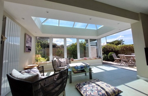 Milford on Sea House | Lovely 3 bed holiday home close to beach, village centre and New Forest