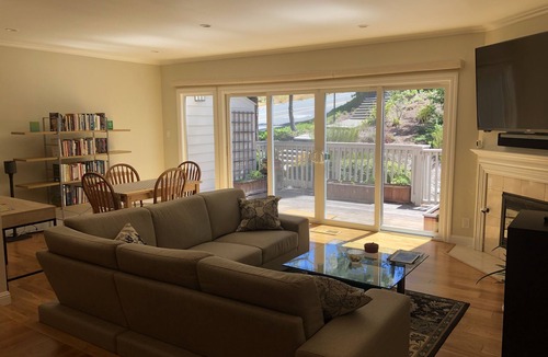 Moraga House | Lovely 3-Bedroom Townhouse with Pool