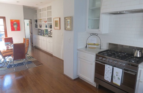 Belmont Shore Apartment | Lovely Apartment Steps From The Beach.