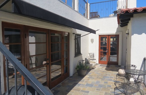 Belmont Shore Apartment | Lovely Apartment Steps From The Beach.