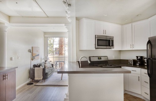 Beverly Grove Apartment | Lovely Beverly Hills 1BR near the Grove & Rodeo Drive, by Blueground