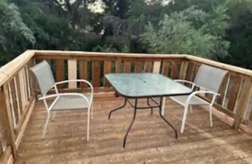 Springville House | Lovely Creek View Apartment Near GIANT SEQUOIAS