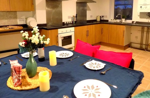Tatenhill House | Lovely En-suite Room very close to Uni