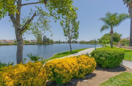 Menifee House | Lovely Lakehouse with Indoor Spa Tub Suite and Stunning Views