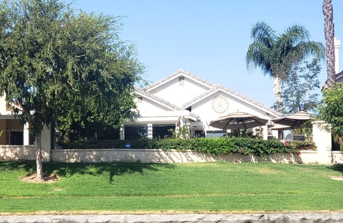 Menifee House | Lovely Lakehouse with Indoor Spa Tub Suite and Stunning Views