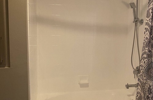 Studio City Apartment | Lovely One bedroom Condo with washer/dryer
