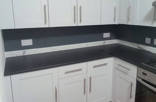 Bonnington Apartment | Lovely spacious double bed sleeps 8