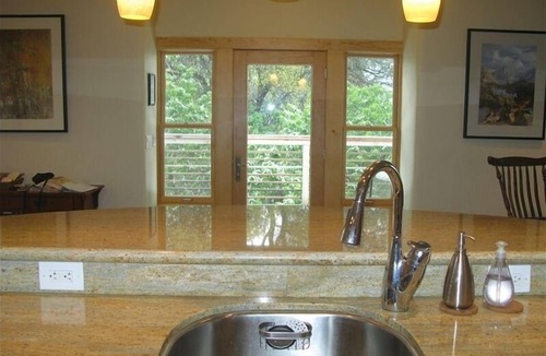Midpines House | Lovely Straw Bale Home with Views of the Yosemite High Sierra!
