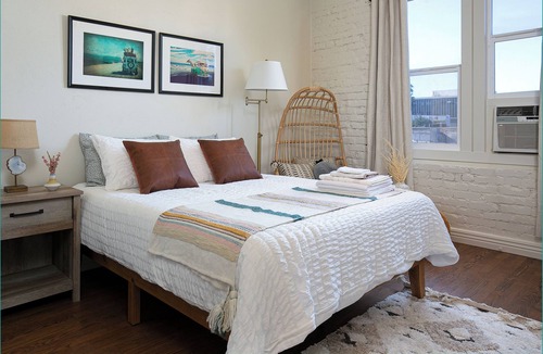 Rampart Village Apartment | Lovely Studio in LA, minutes to downtown!