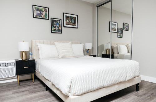 Ocean Park Apartment | Lovely Studio in SantaMonica