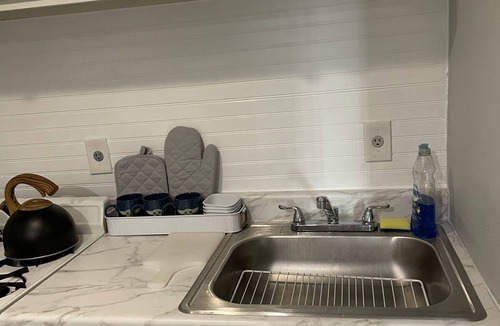 Palmdale House | Lovely tiny private house in great safe neighborhood! with private yard for pets