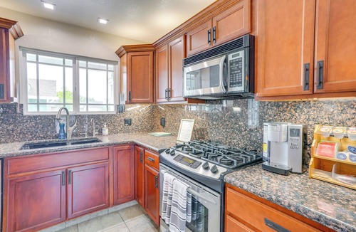 North Tustin House | Lovely Tustin Home w/Outdoor Kitchen: 3 Mi to Zoo