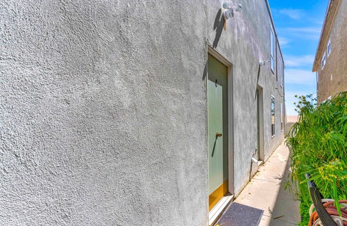 Old Towne House | Lovely two-story condo with beachfront access, ocean views & washer/dryer