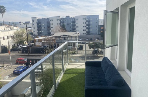 Downtown Apartment | Lovely Unit in the City great for Vacation - Located in Hollywood