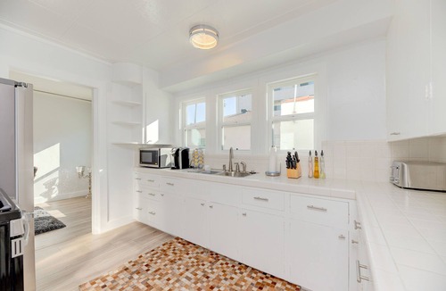 Redondo Beach House | Lovely White Beach House