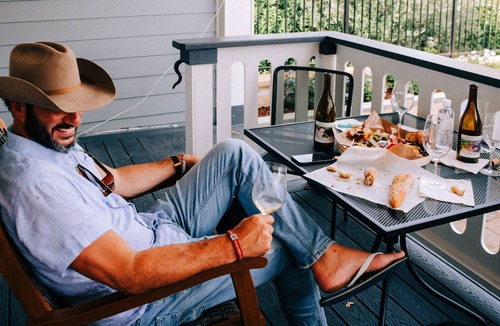 Santa Ynez Cottage | Lovers Getaway: Luxe Studio Romance Wine Gastro L2EV Sleeps 4, Unit 4 Meadowvale