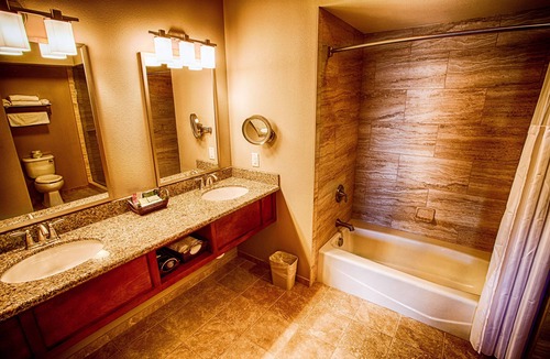 Smith River Hotel | Lucky 7 Casino & Hotel – Howonquet Lodge