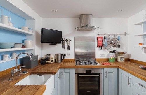 Newlyn Cottage | Lulyn Cottage - Gorgeous fisherman's cottage with sea views, dog friendly