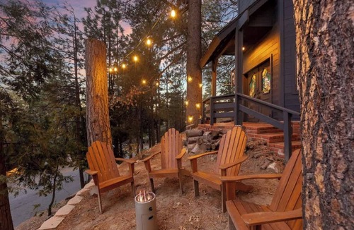 Blue Jay House | Lumiere Cabin Summary