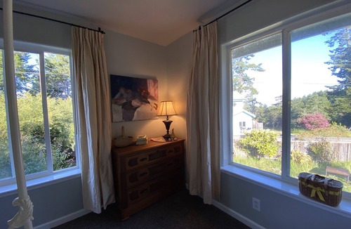 Shelter Cove House | Lush, cozy cottage with ocean views