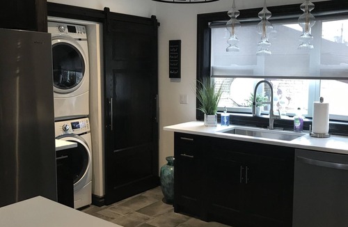Warren House | Lush Newley Renovated Home - Downtown Warren