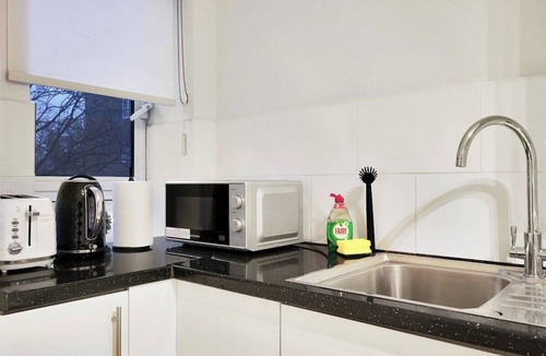 Abbey Road Apartment | Lux 3-Bed 3-Bath Apt, Terrace, Underground Parking