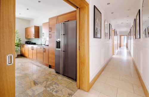 City of Westminster Apartment | LUX 4BR 3BA in the ♥️ of Mayfair on Park Lane ❄️ Air Conditioning | Sleeps 12