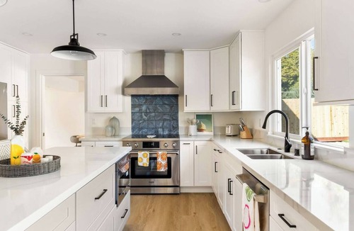 La Jolla Heights House | Lux 5-Bedroom Home in La Jolla Min to Ocean