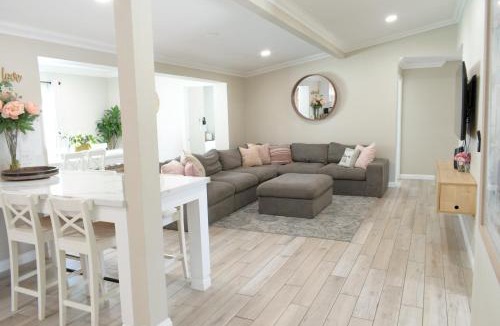 Southwest Anaheim House | Lux 6BedRoom Villa with Salted Pool, Hot tub and near Disneyland