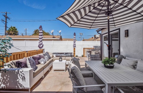Panorama City House | LUX - LA Relaxing Oasis w/HotTub, Gym, & Workspace - Van Nuys