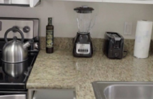 Waterfront Apartment | Lux LBC-Downtown! Cozy! Walk to major attractions!