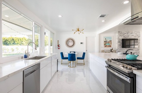 Racquet Club West Villa | Lux private oasis + Beautiful Mountain Views! Classy & Perfect Location! Near DT