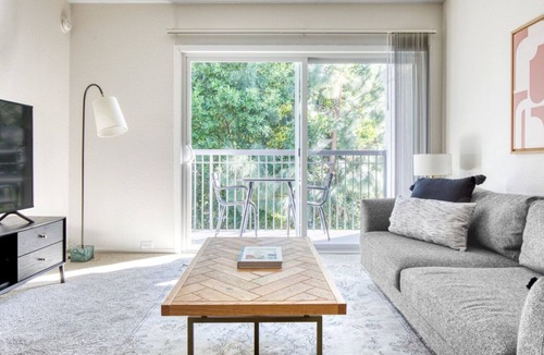 Los Angeles Apartment | Lux Toluca Hills 1BR w/ Pool & Gym, walk to Olive Ave bars, by Blueground