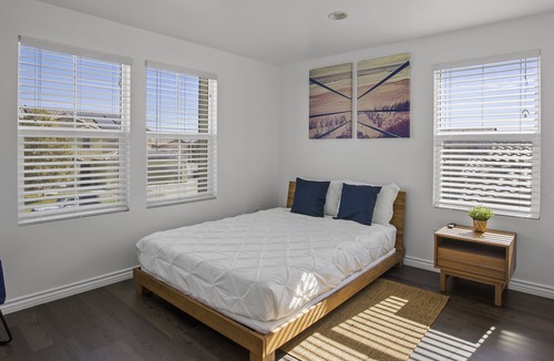 Victorville House | Luxe 4BR in Victorville w/ Basketball & Firepit