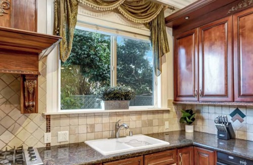 Encino House | Luxe 5BR Villa w/Pool+Games Room-Amazing Location!