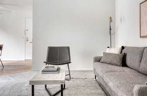 Los Feliz Apartment | Luxe Los Feliz 1BR w/ Gym, Lounge & Pool, near Observatory, by Blueground