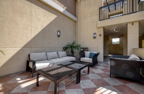 Playa Del Rey Apartment | Luxe Playa Del Rey 2BR w/Pool, Spa & Gym, nr Playa Beach, by Blueground