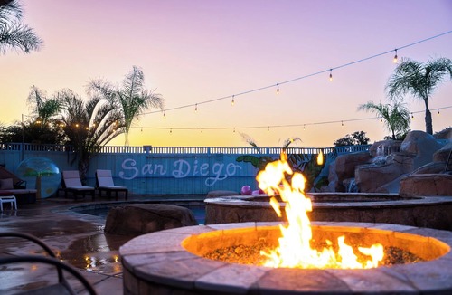 El Cajon House | Luxe Resort Style Home Stunning 8 Beds with Pool