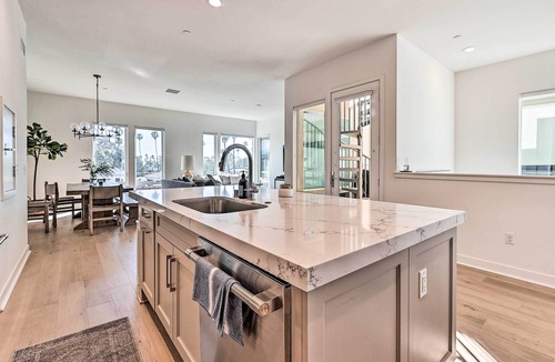 Del Obispo Condo | Luxe Retreat w/ Rooftop < Half Mi to Beach!