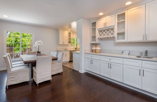 Tarzana House | Luxe Spacious Home in Tarzana