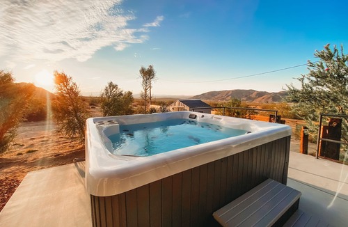 Indian Cove House | LUXE - The Desert Sun - Amazing Private Villa with Beautiful 360 View & Hot Tub