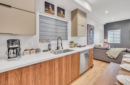 Sherman Oaks House | Luxe Townhome | Newly-Built