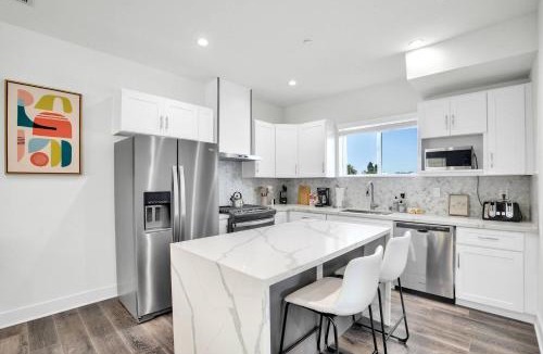 Historic Filipinotown House | Luxe Townhouse Near Downtown La
